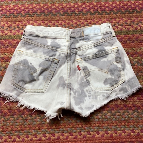 LEVIS 501 GREY TIE DYE SHORTS - Picture 3 of 4
